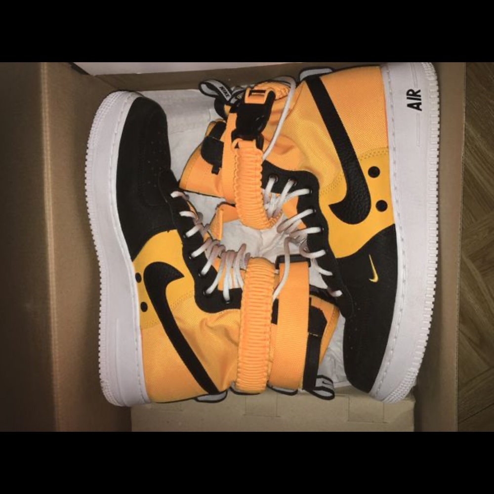 Nike SF Air Force 1 High Laser Orange